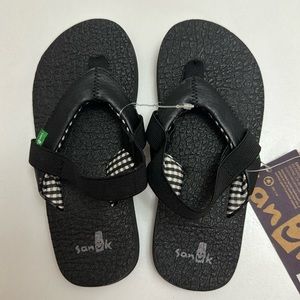 Sanuk Kid's Yoga Mat Slingback Flip flop in
Black